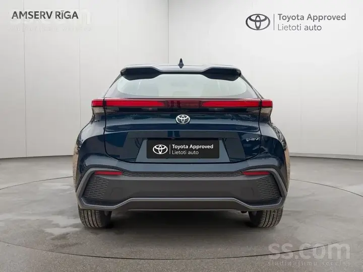 Toyota C-Hr 2025 photo 4