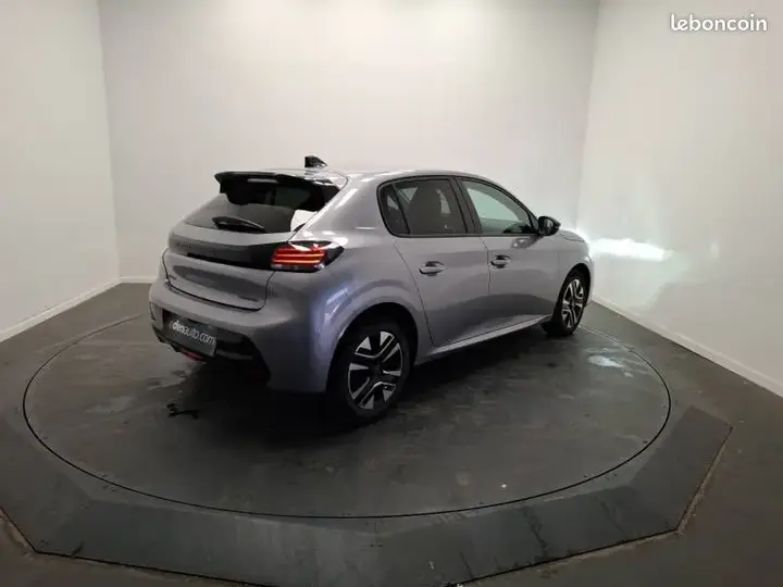 Peugeot 208 2025 photo 5