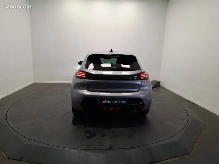 Peugeot 208 2025 photo 4