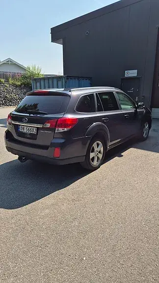 Subaru Outback 2011 photo 4