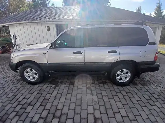 Toyota Land Cruiser 2005 photo 3