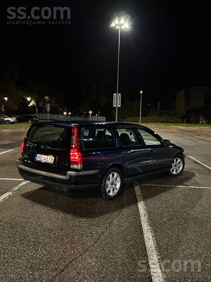Volvo V70 2004 photo 3