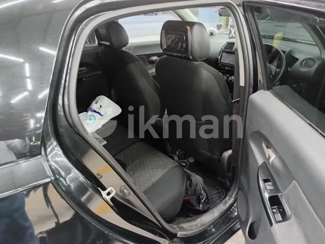 Toyota Ist 2009 photo 5