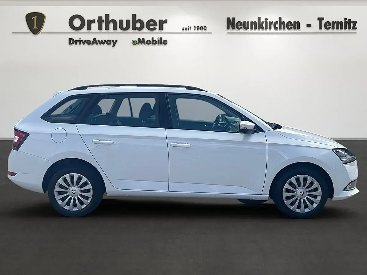 Skoda Fabia 2022 photo 3