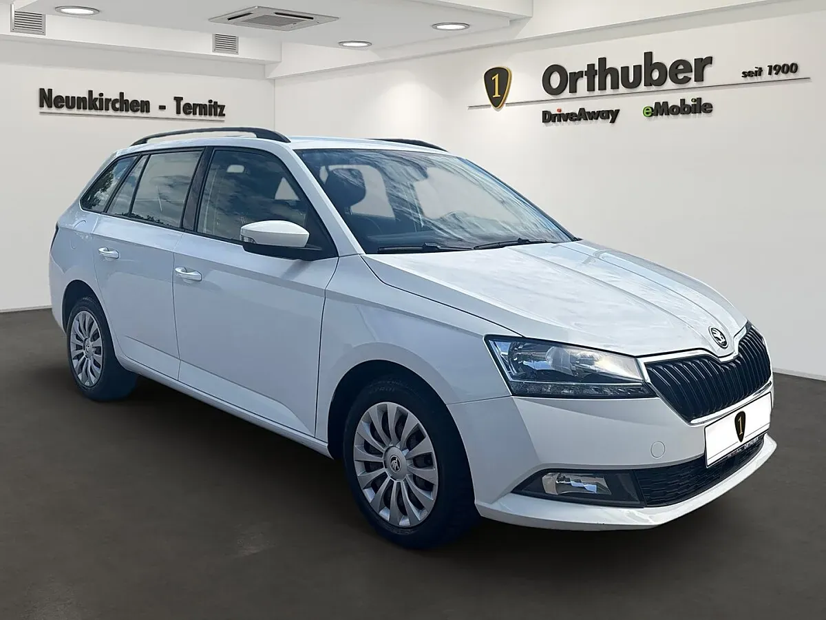Skoda Fabia 2022 photo 2