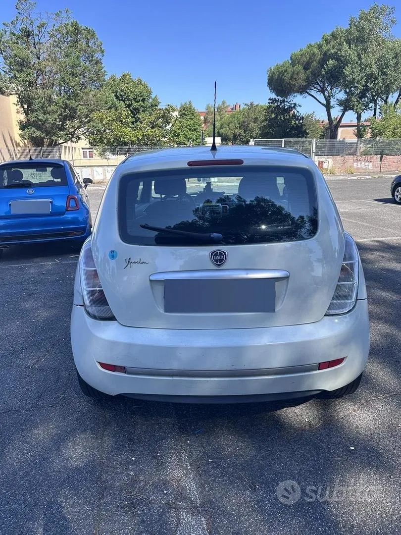 Lancia Ypsilon 2010 photo 4
