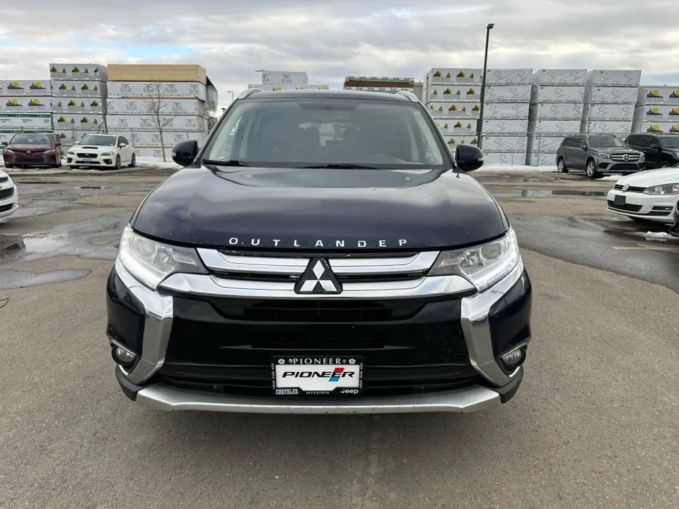 Mitsubishi Outlander 2017 photo 2