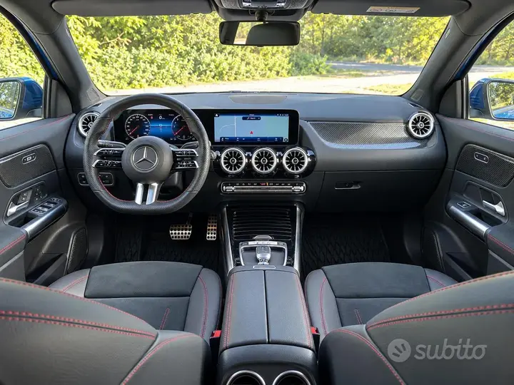 Mercedes-Benz Gla 2024 photo 2
