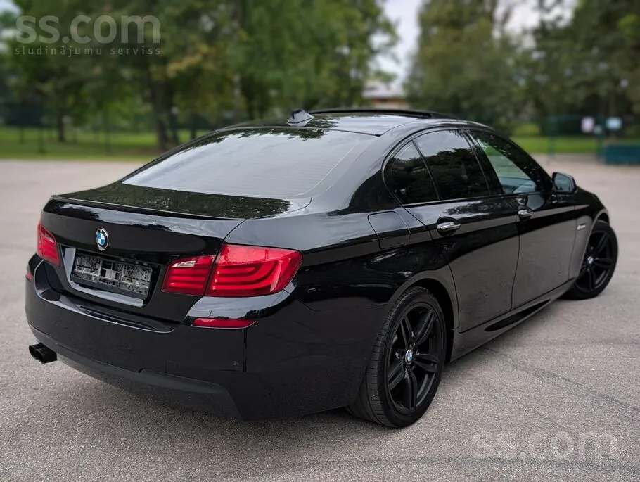 BMW 528I 2011 photo 2