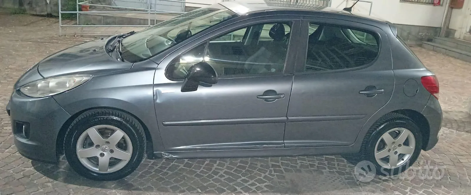 Peugeot 207 2010 photo 4