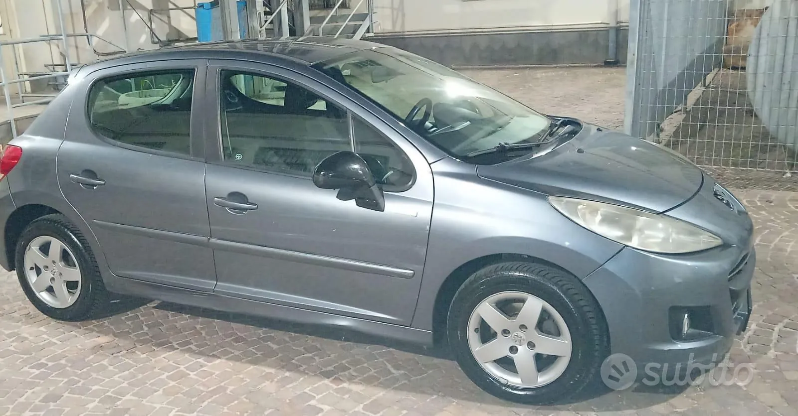 Peugeot 207 2010 photo 3