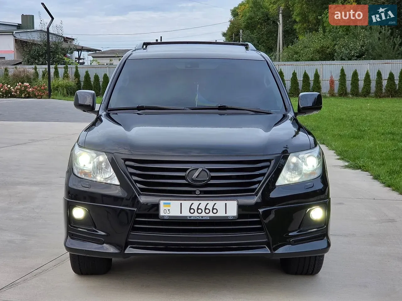 Lexus Lx 2011 photo 2