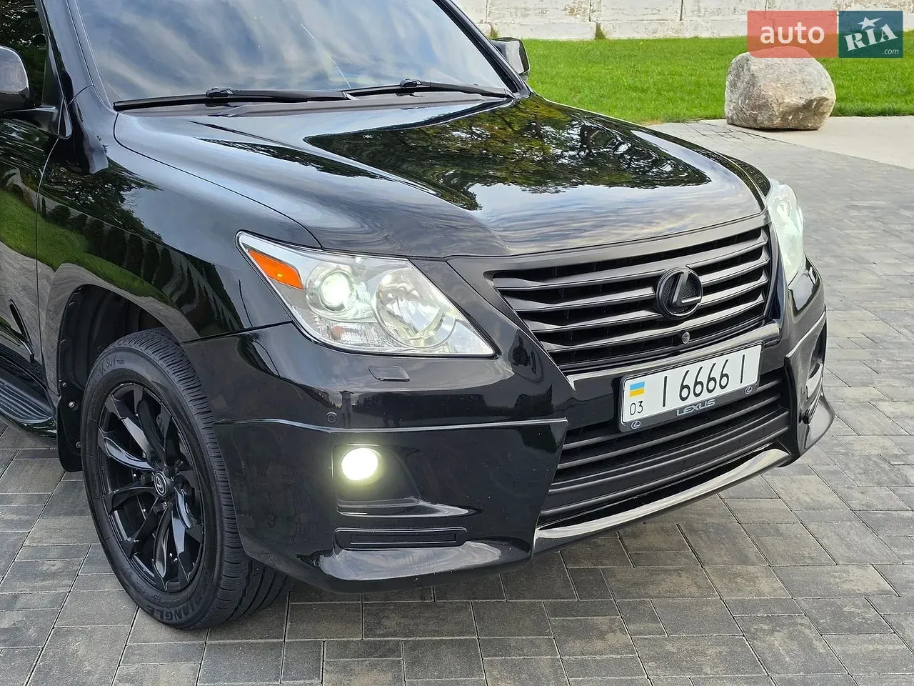 Lexus Lx 2011 photo 3