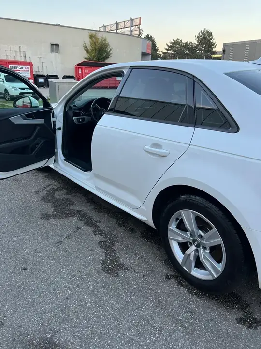 Audi A4 2017 photo 2