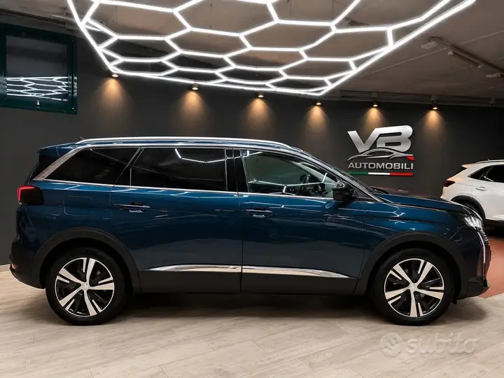 Peugeot 5008 2022 photo 4