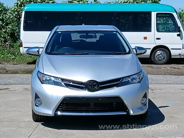 Toyota Auris 2013 photo 2