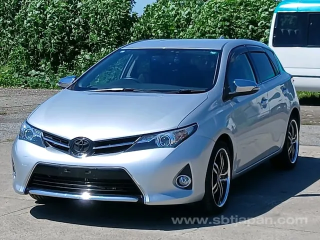Toyota Auris 2013 photo 3