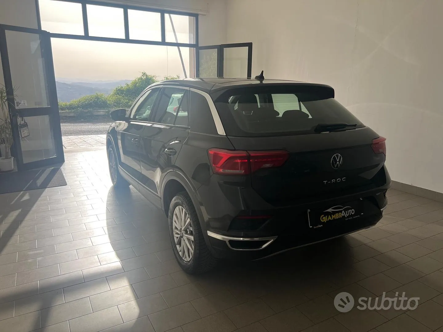 Volkswagen T-Roc 2021 photo 2