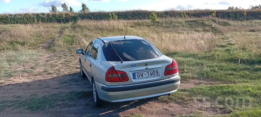 Mitsubishi Carisma 1999 photo 3