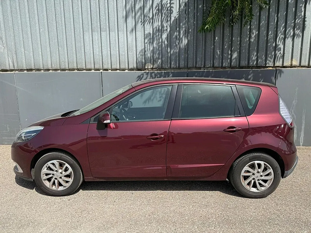 Renault Scenic 2014 photo 2
