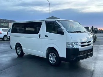 Toyota Hiace 2019 photo 3