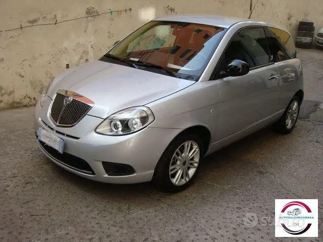 Lancia Ypsilon 2011 photo 2