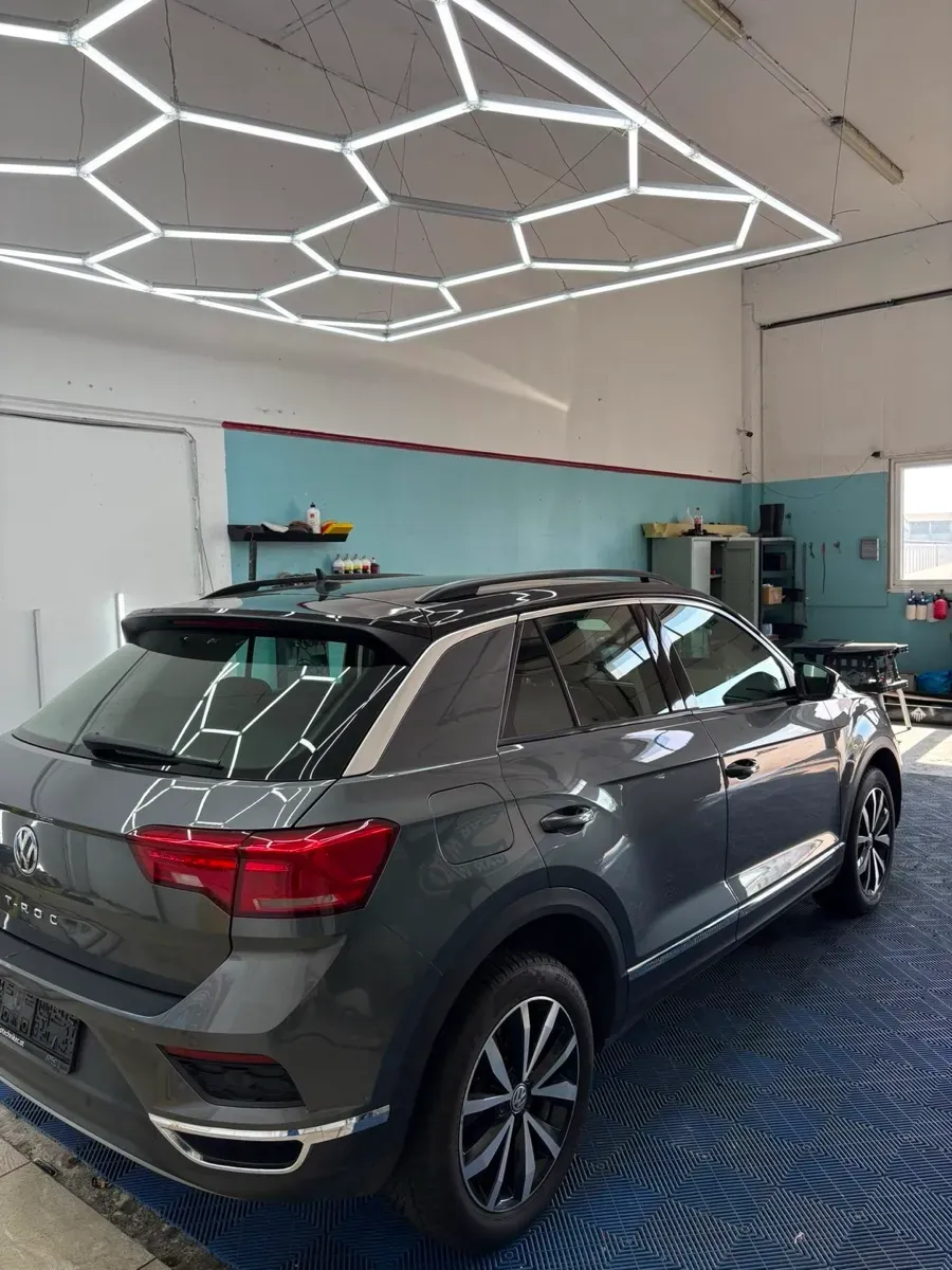 Volkswagen T-Roc 2019 photo 2