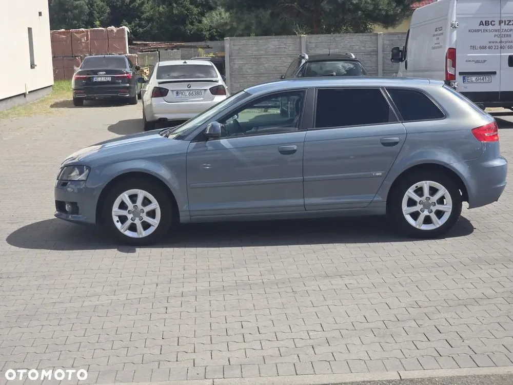 Audi A3 Sportback 2010 photo 2