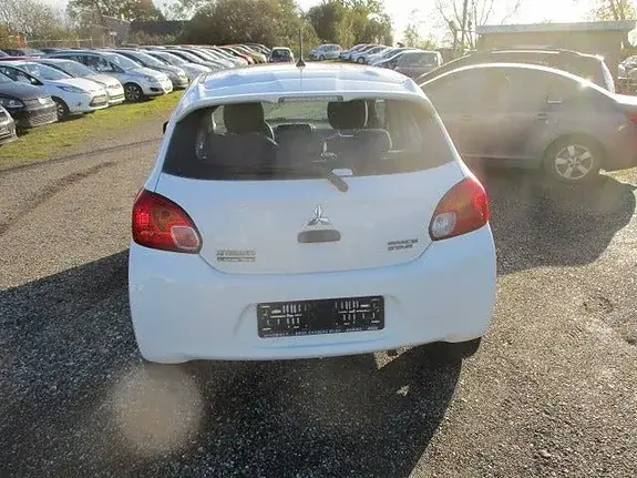 Mitsubishi Space Star 2015 photo 5