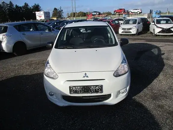 Mitsubishi Space Star 2015 photo 3