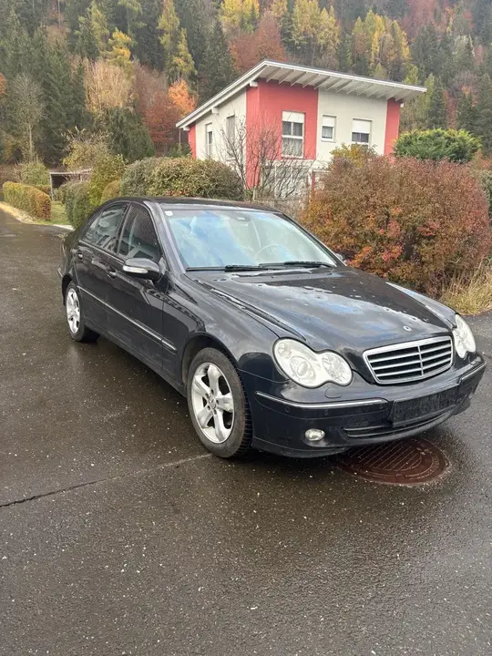 Mercedes-Benz C-Class 2006 photo 2