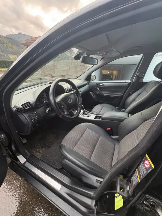 Mercedes-Benz C-Class 2006 photo 3