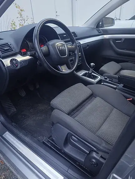 Audi A4 2005 photo 2