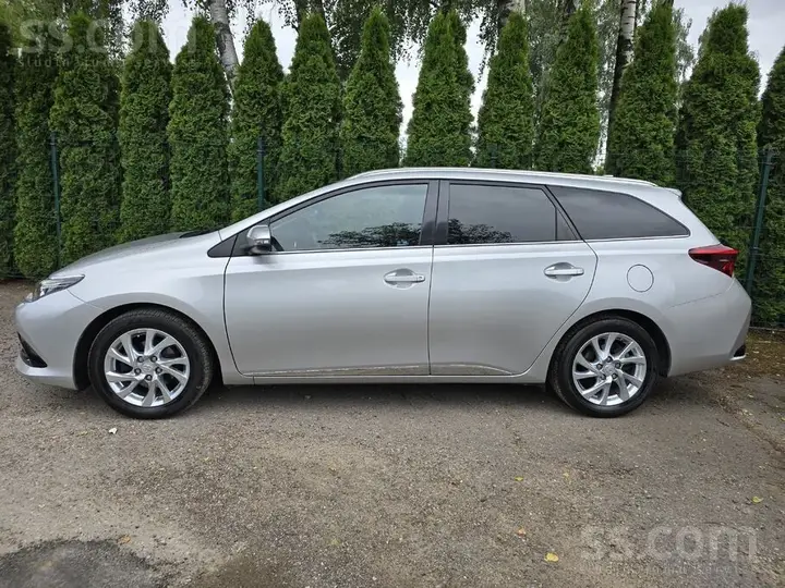 Toyota Auris 2016 photo 5
