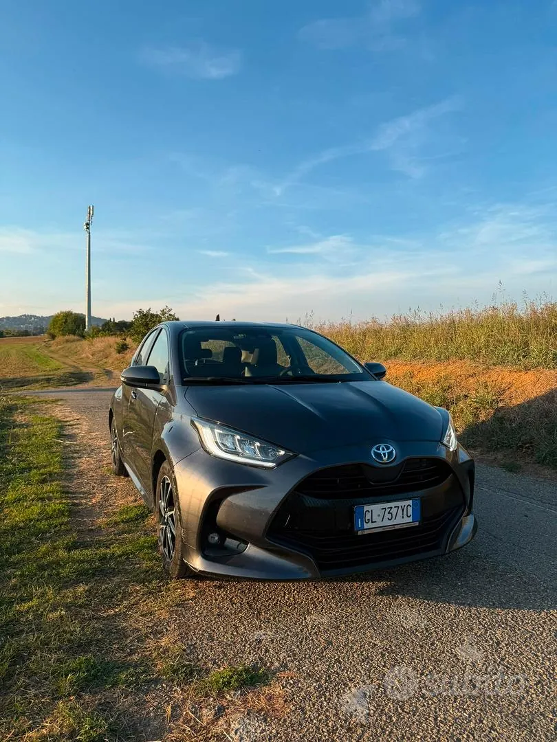 Toyota Yaris 2022 photo 2