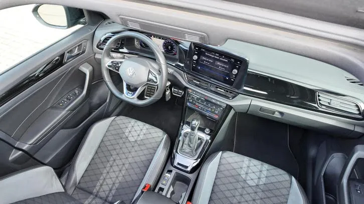 Volkswagen T-Roc 2022 photo 2