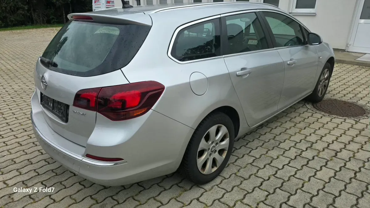 Opel Astra 2015 photo 3