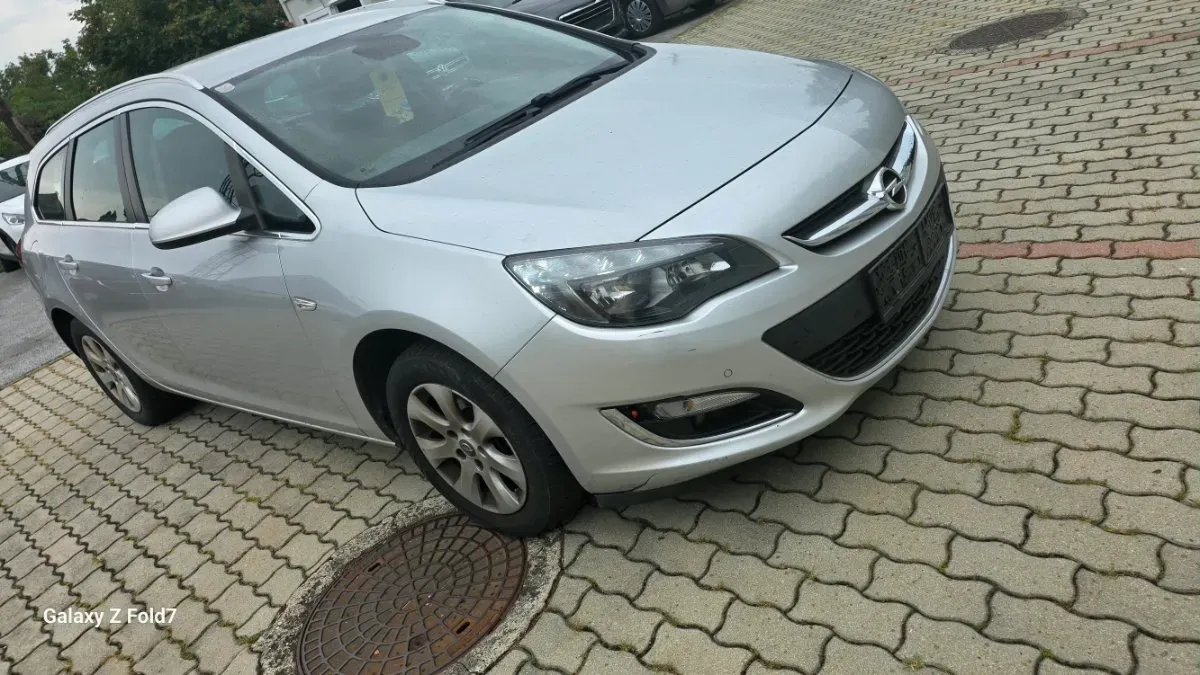 Opel Astra 2015 photo 2
