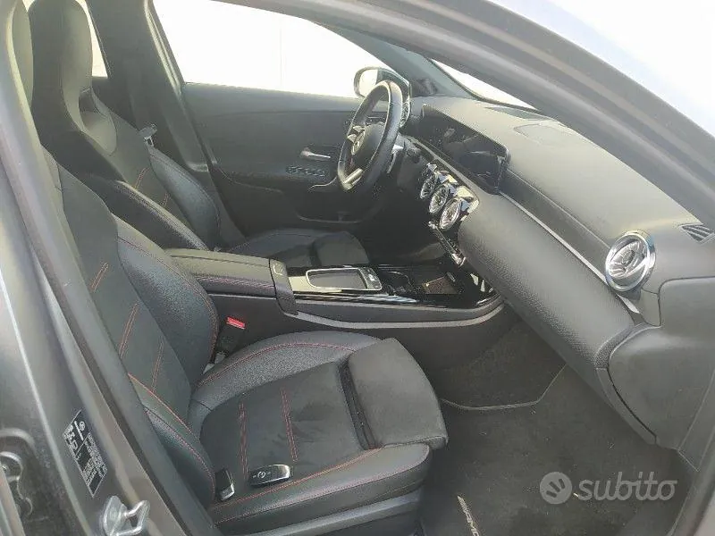 Mercedes-Benz A250E 2024 photo 2
