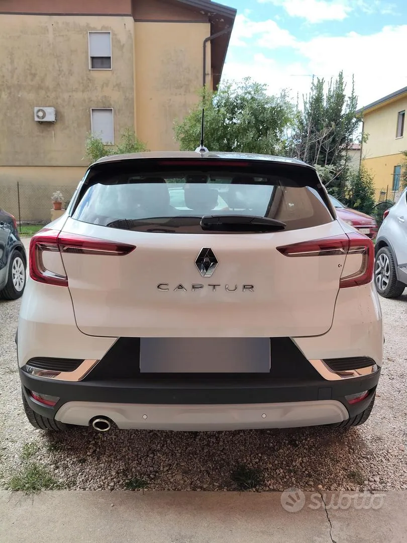 Renault Captur 2021 photo 2