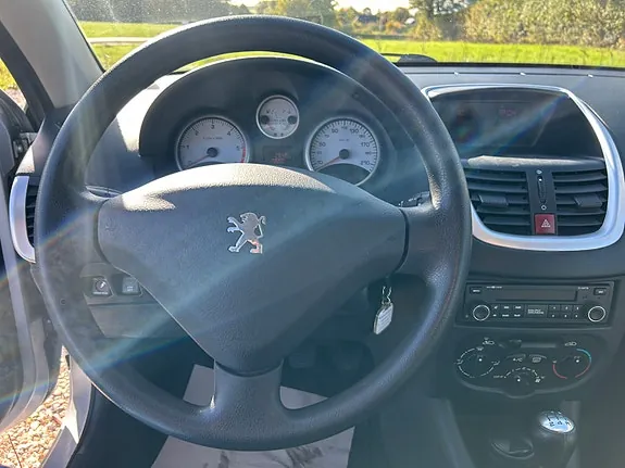 Peugeot 206 2009 photo 5