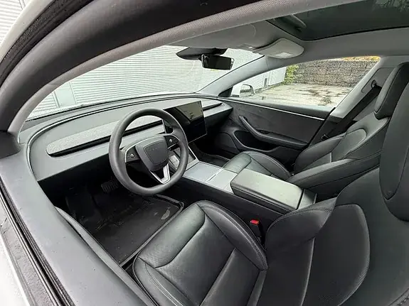 Tesla Model 3 2024 photo 5