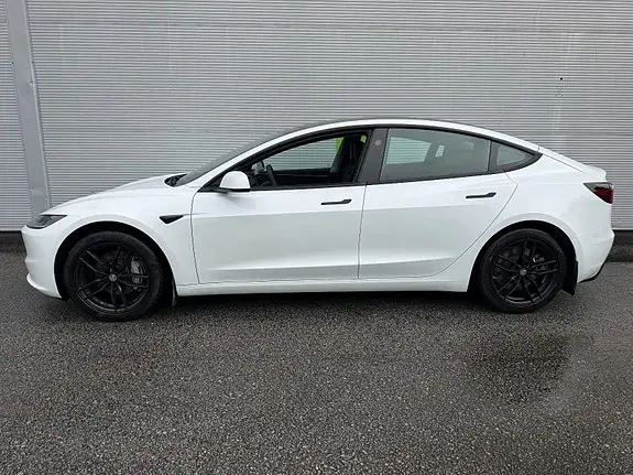 Tesla Model 3 2024 photo 2