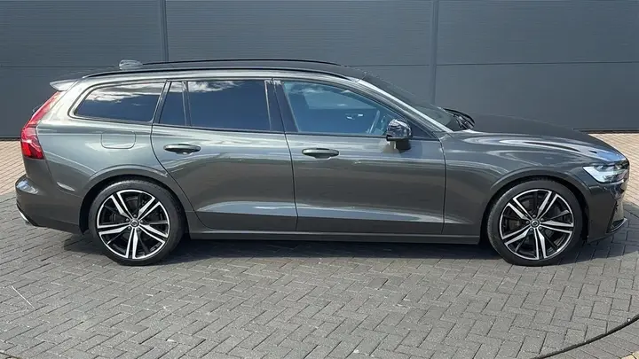 Volvo V60 2022 photo 4