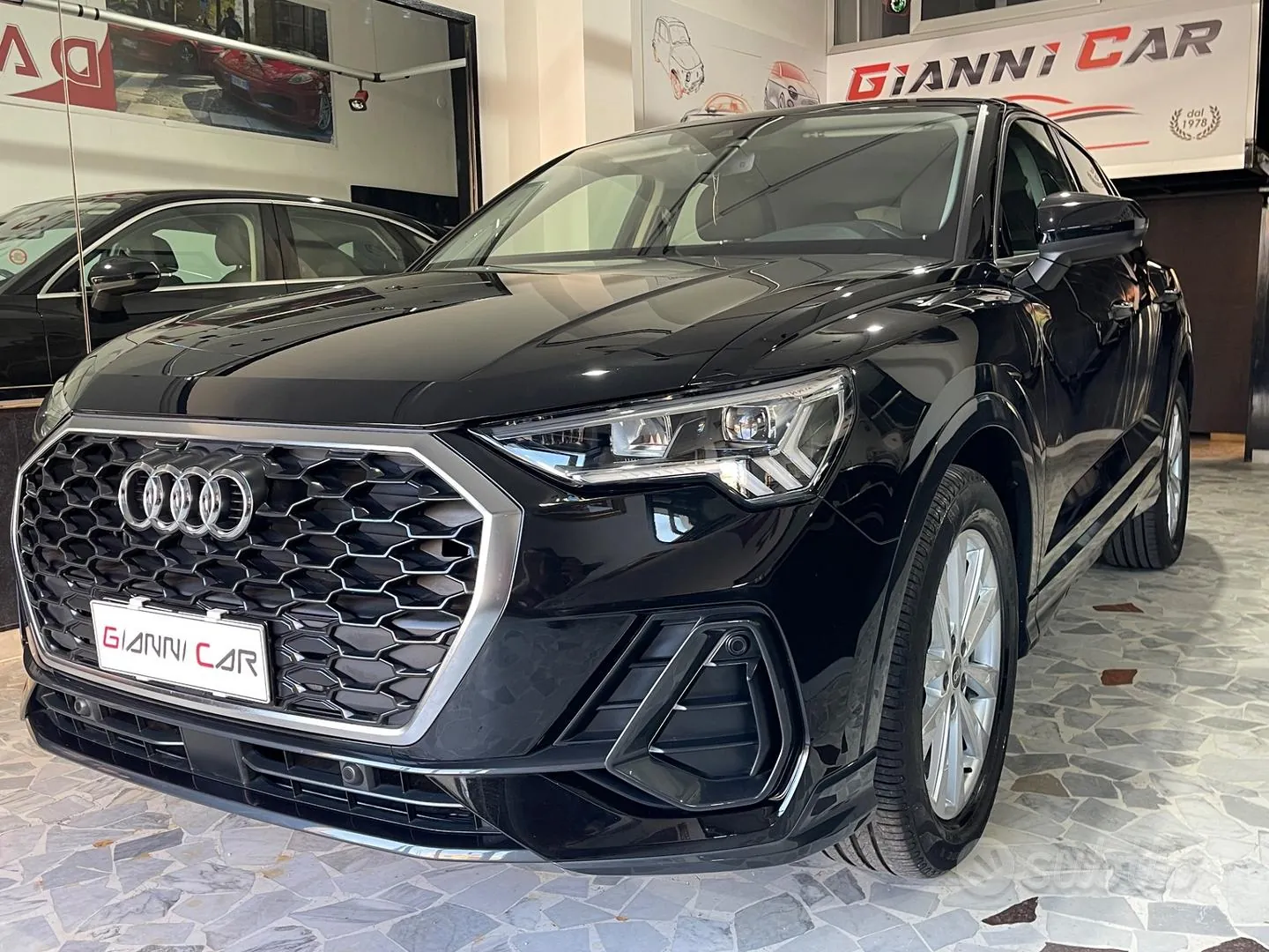 Audi Q3 2023 photo 2