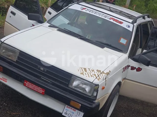 Nissan B11 1983 photo 4