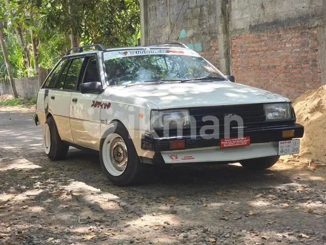 Nissan B11 1983 photo 2