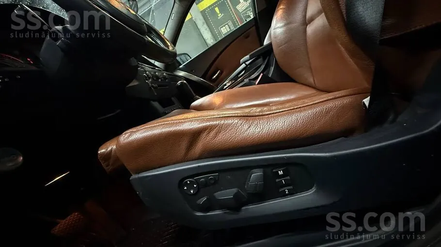 BMW E60 2003 photo 3