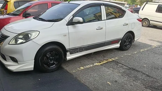 Nissan Almera