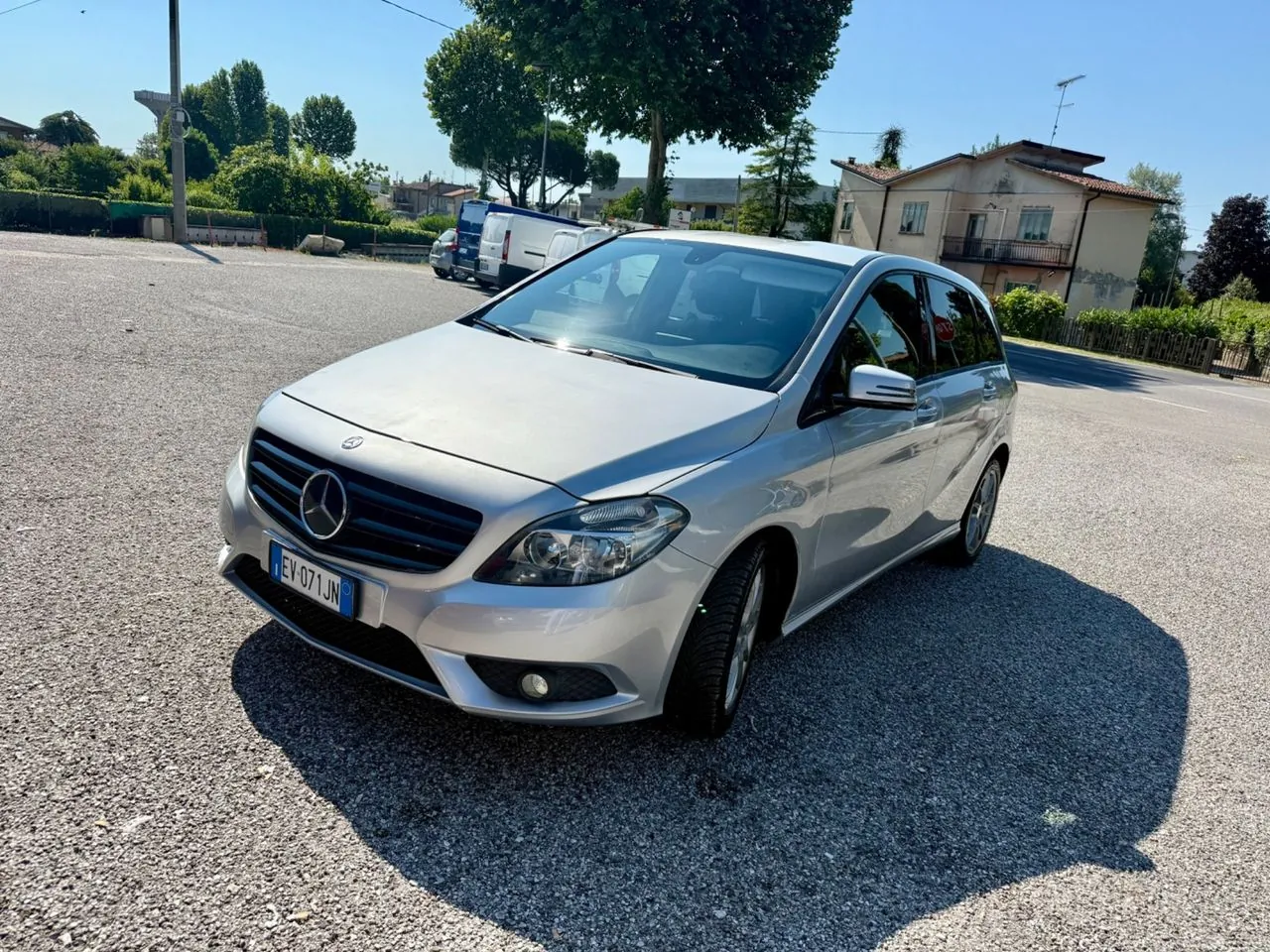 Mercedes-Benz B180 2014 photo 3
